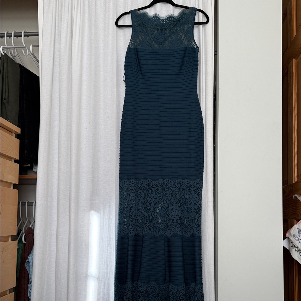 Elegant Teal Lace Evening Gown
